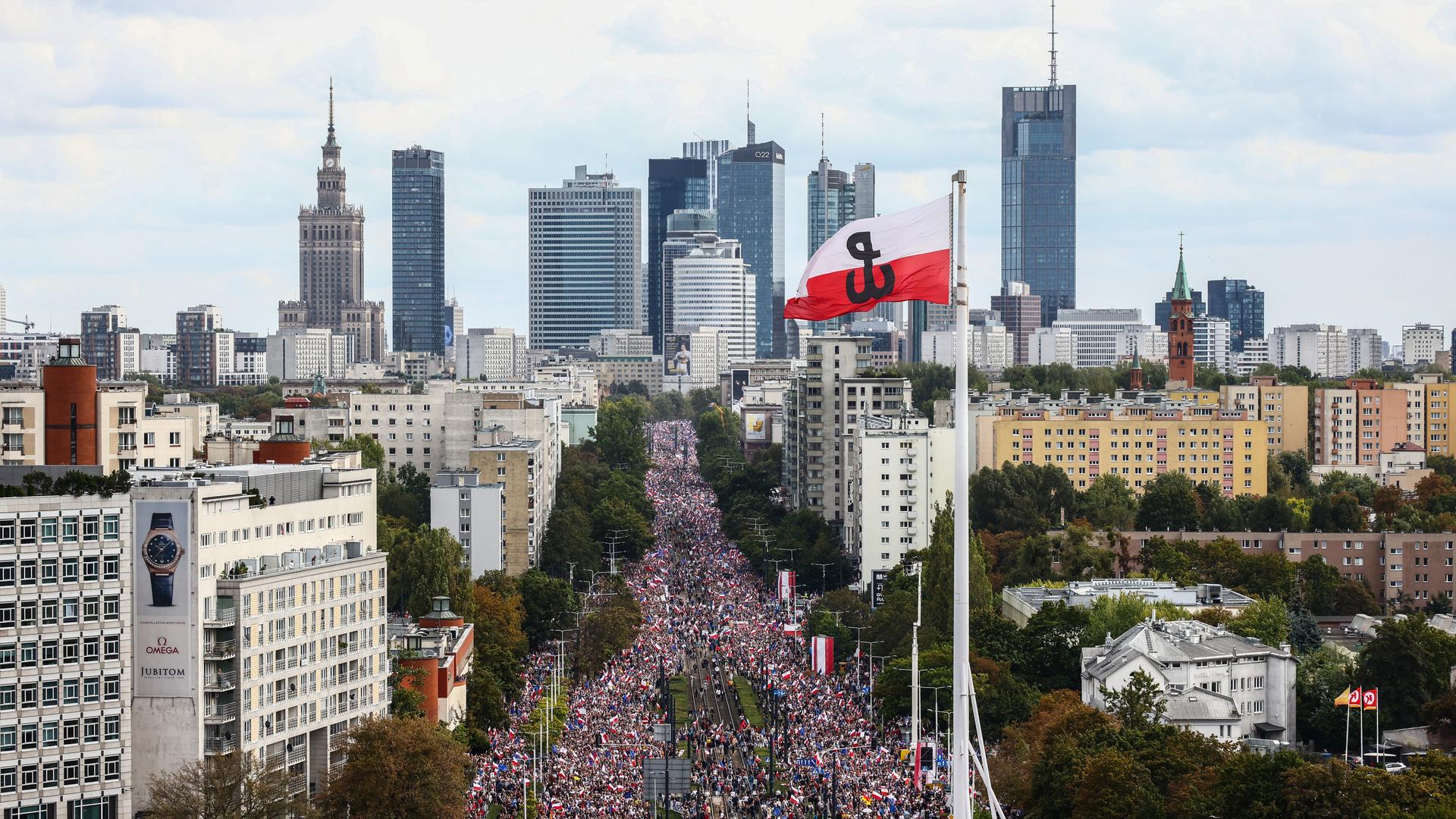 Hunderttausende auf den Straßen in Warschau am 1. Oktober 
