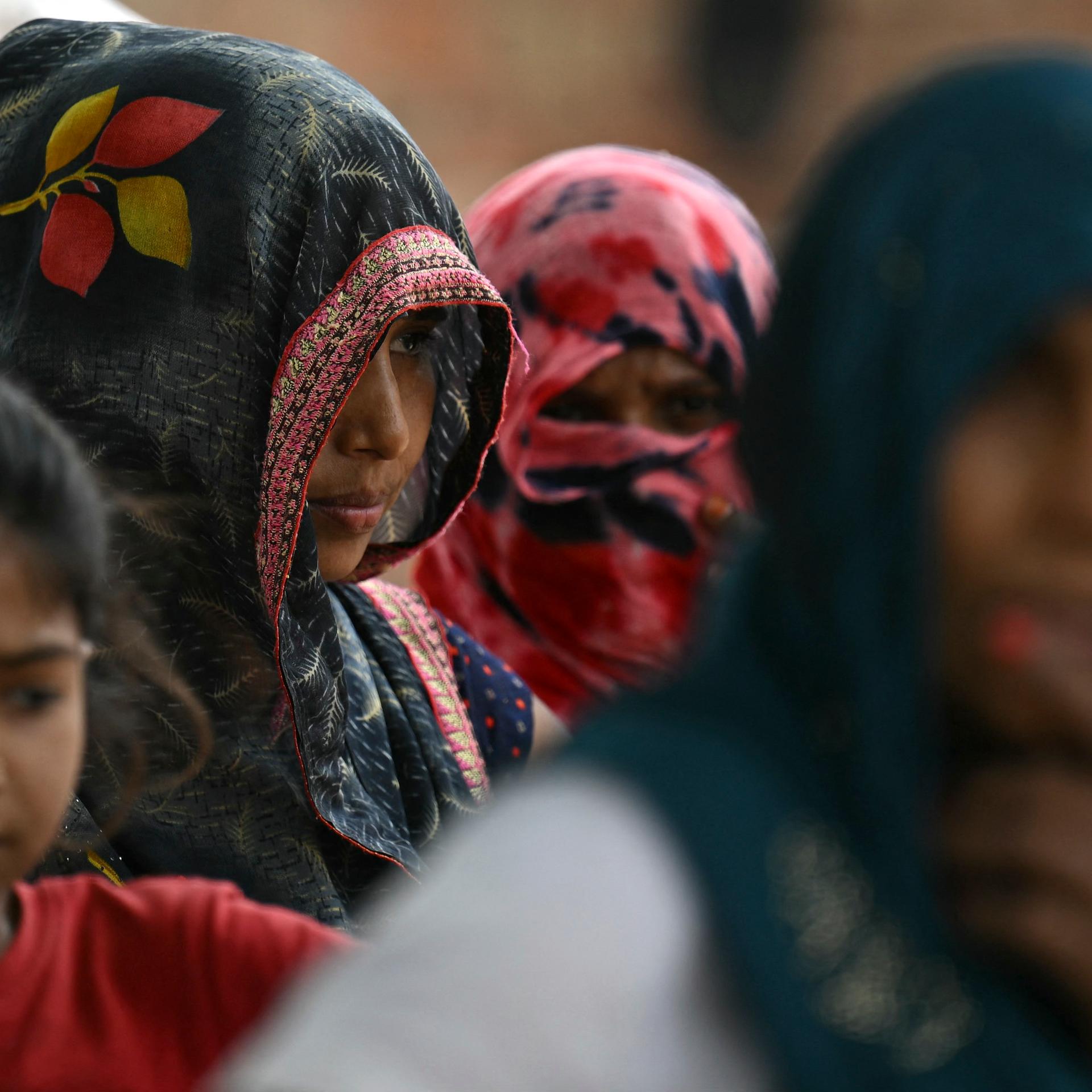 Auf diesem Foto sind Frauen aus der marginalisierten Dalit-Kaste Indiens im Dorf Ayela am Stadtrand von Agra zu sehen. 
