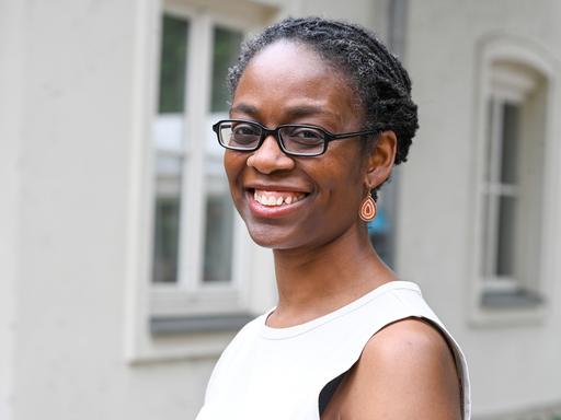 Die Schriftstellerin Sharon Dodua Otoo im Porträt 