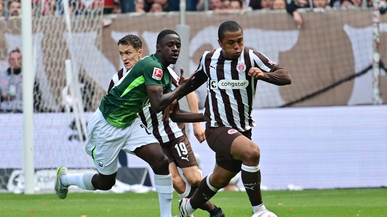 Fußball-Bundesliga: St. Pauli im Spiel gegen Wolfsburg