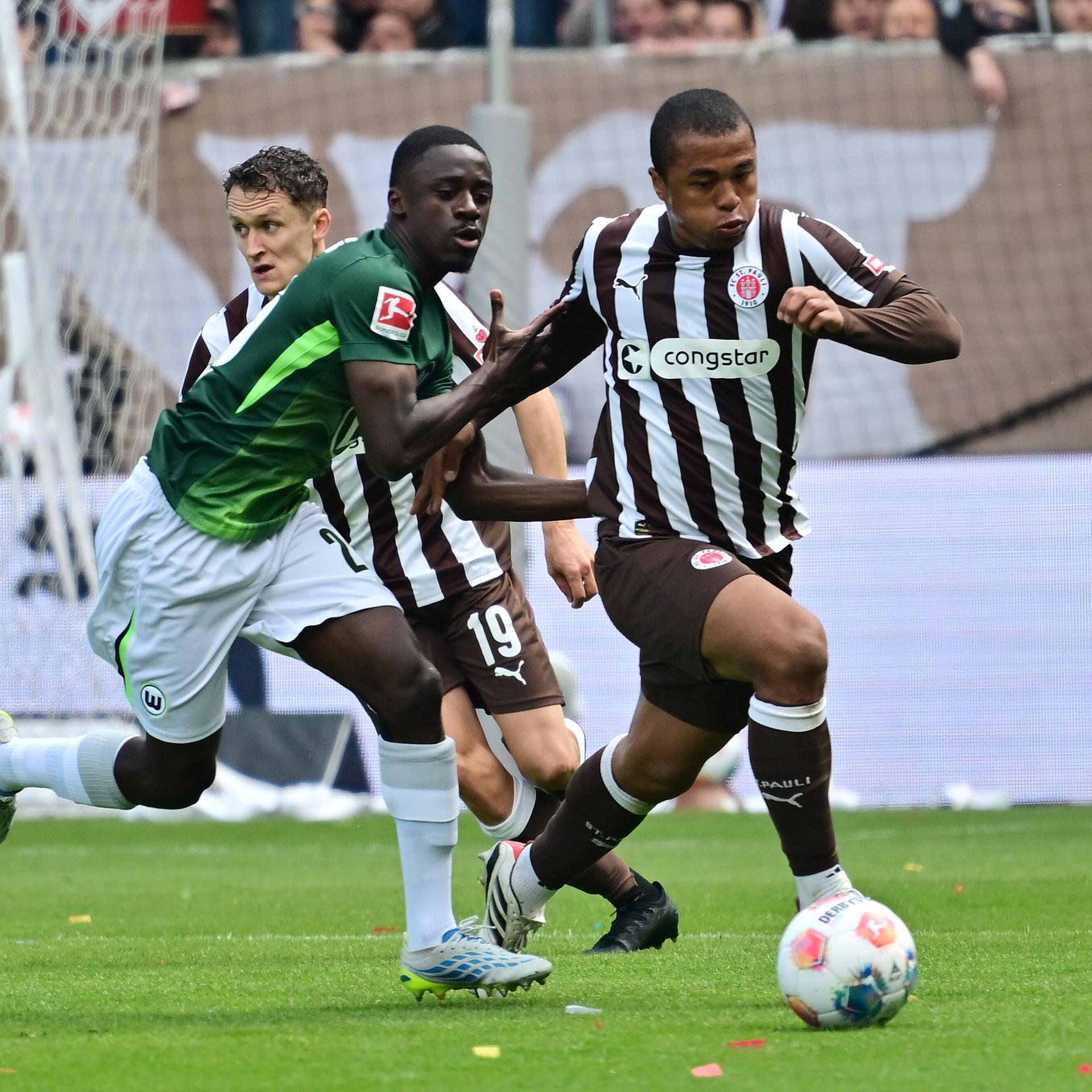 Fußball-Bundesliga: St. Pauli im Spiel gegen Wolfsburg
