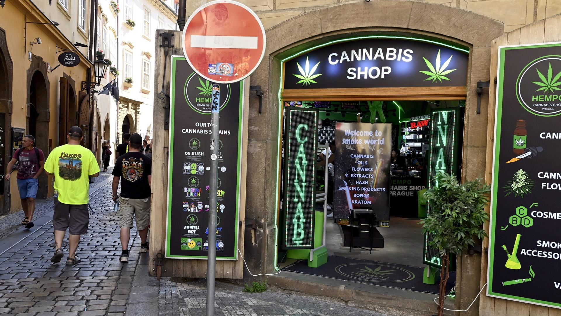 Ein Cannabis-Shop in der Altstadt von Prag 