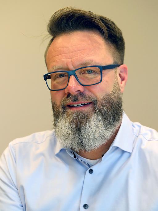 Porträt von Rostocks Oberbürgermeister Claus Ruhe Madsen