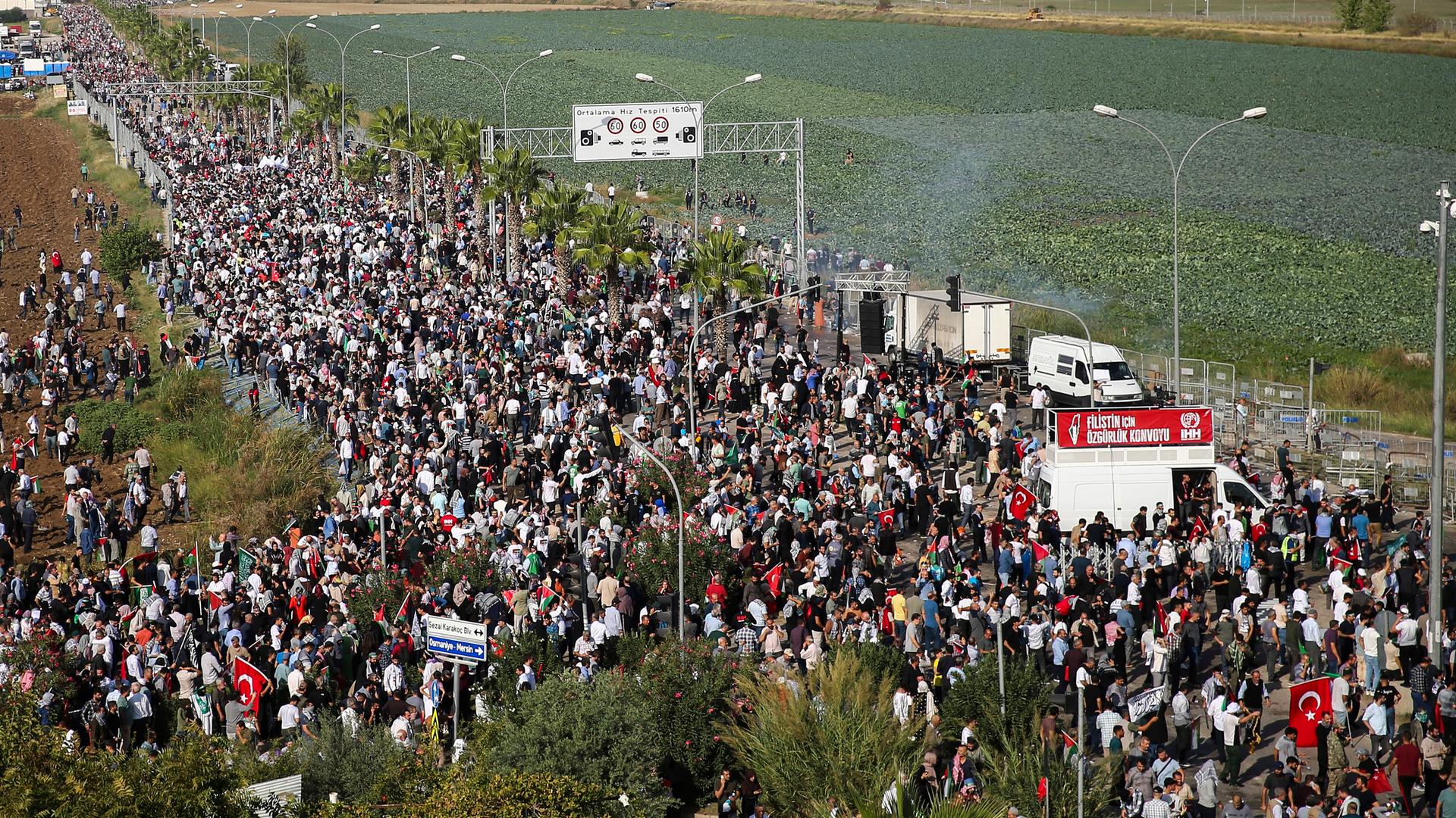 La policía impide que manifestantes pro palestinos asalten la base aérea de Incirlik