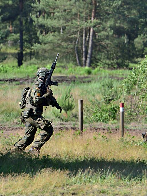 Soldaten der Bundeswehr während einer Übung des 371. Panzergrenadierbattalions.
