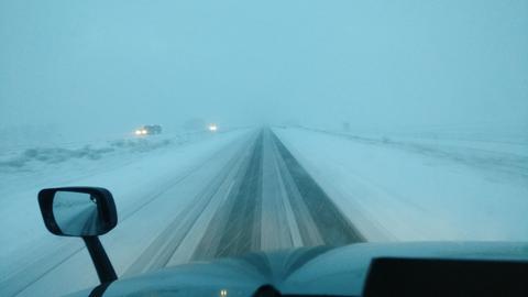 Nate und Sara wollen weg aus Minnesota. Vielleicht hätten sie nicht mitten im Winter aufbrechen sollen.