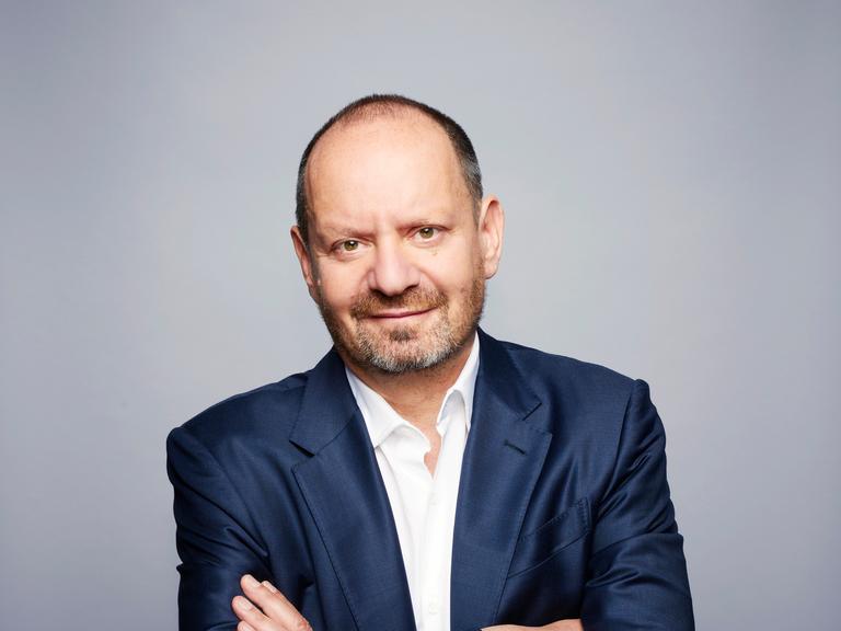 Der französisch-britische Jurist und Autor Philippe Sands im Porträt Der französisch-britische Jurist und Autor Philippe Sands im Porträt
