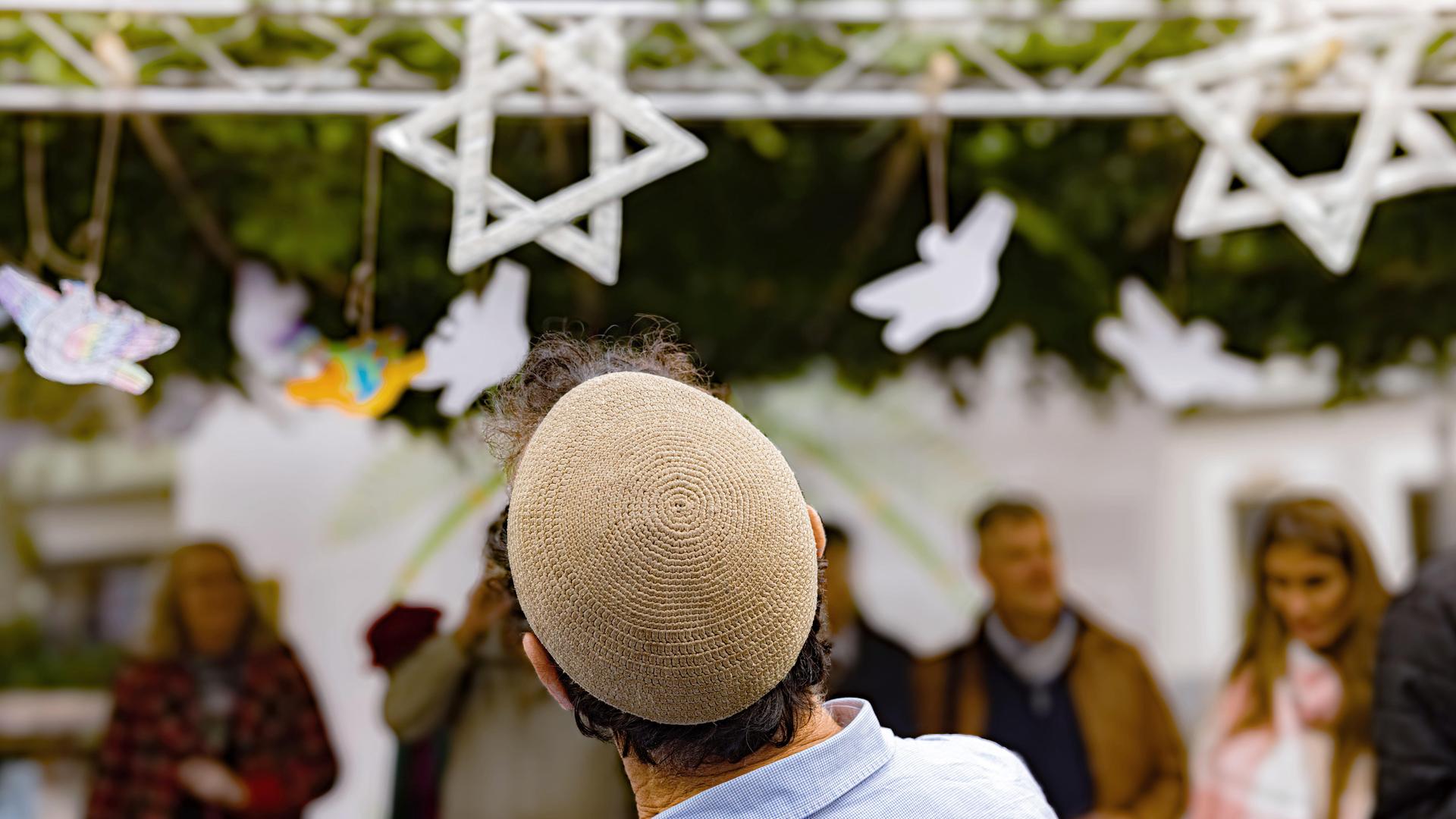 Das Laubhüttenfest ist das jüdische Erntedank- oder Herbstfest. Im Bild: Ein Mann mit Kippa.