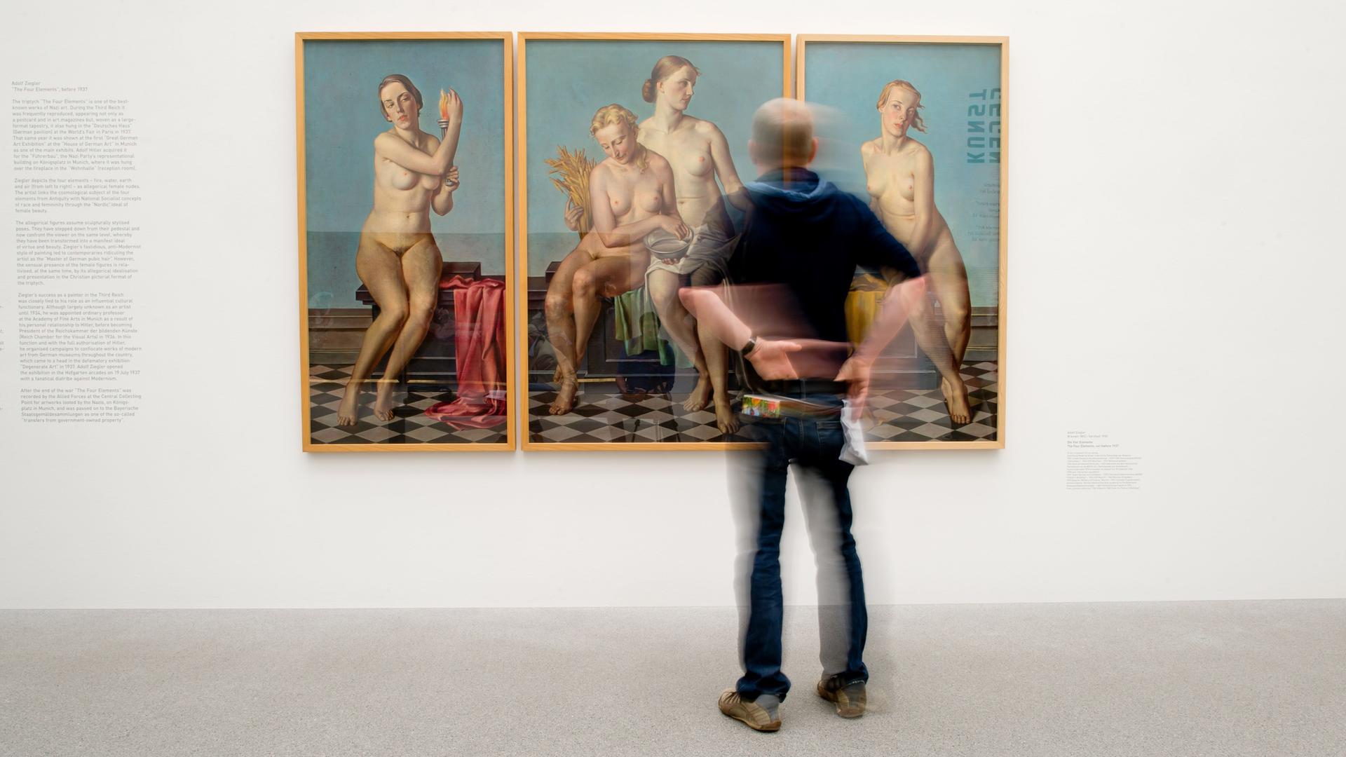 Dreiteiliges Werk mit nackten blonden Frauen auf blauem Hintergrund - "Die Vier Elemente" von Adolf Ziegler (1892-1959) in der Pinakothek der Moderne