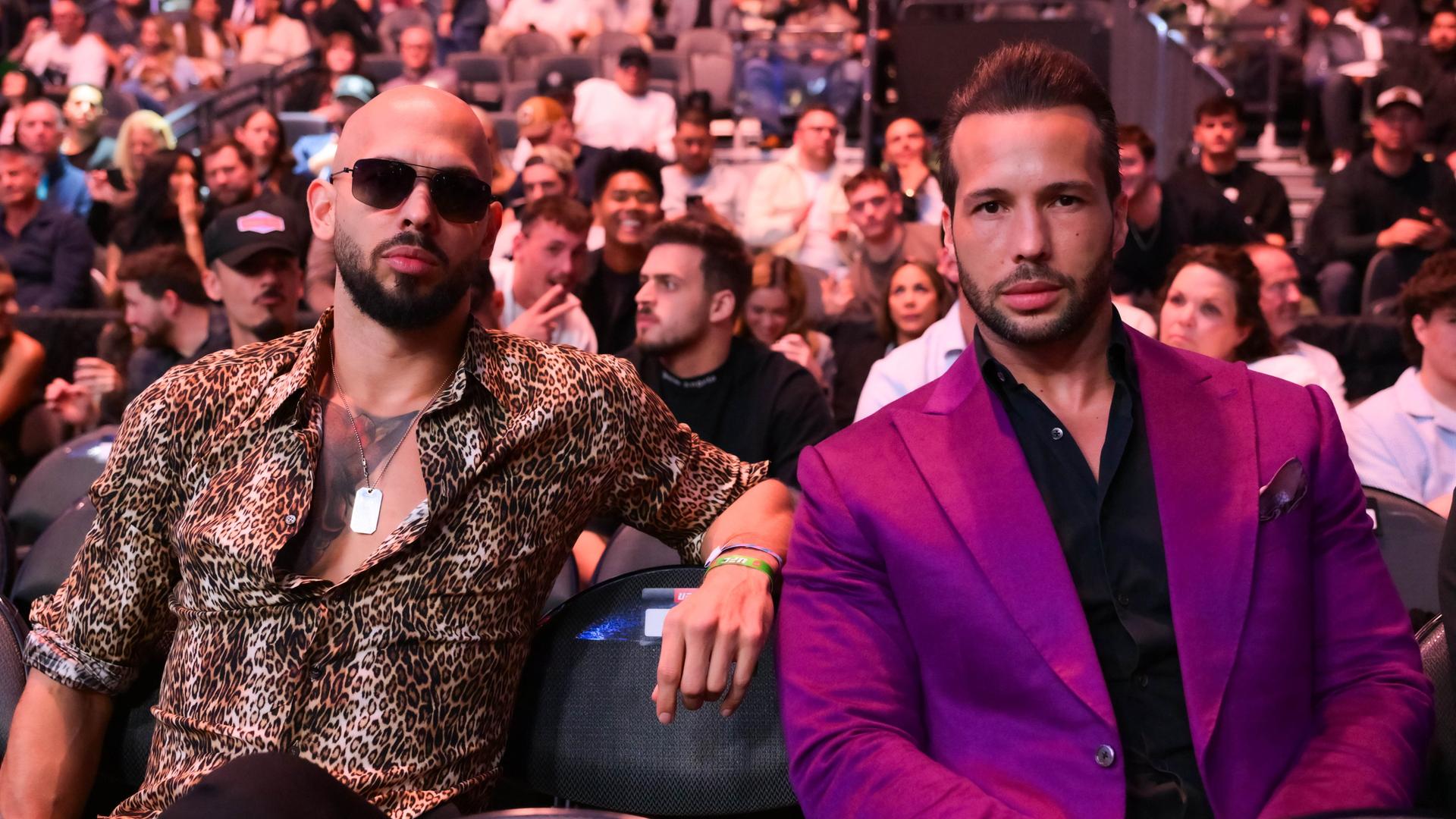 Andrew Tate mit seinem Bruder Tristan bei einer Kampfsportveranstaltung in Las Vegas.