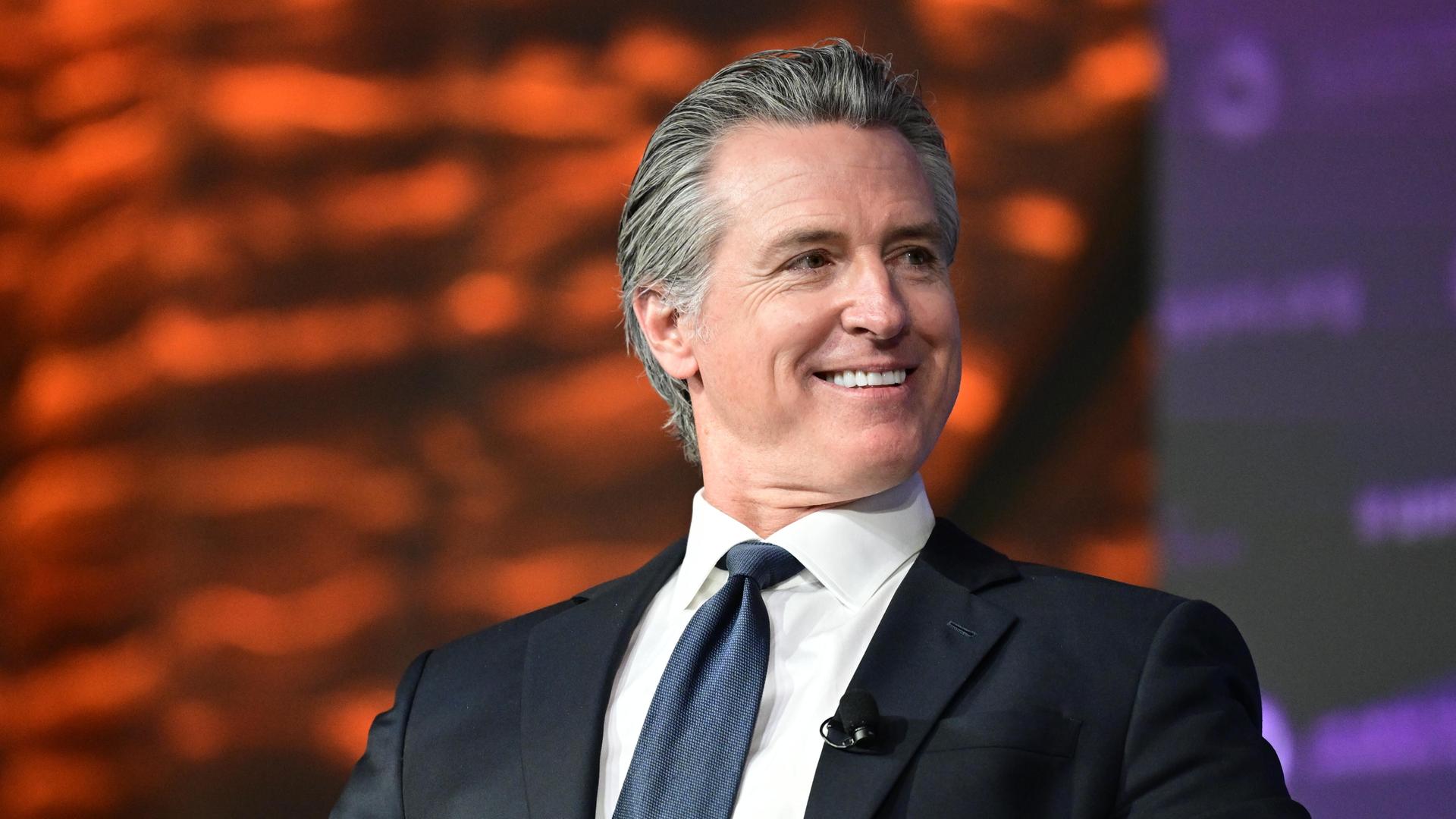 Der Gouverneur von Kalifornien, Gavin Newsom, spricht auf der Konferenz der US-Bürgermeister. Der Gouverneur von Kalifornien, Gavin Newsom, spricht auf der Konferenz der US-Bürgermeister.