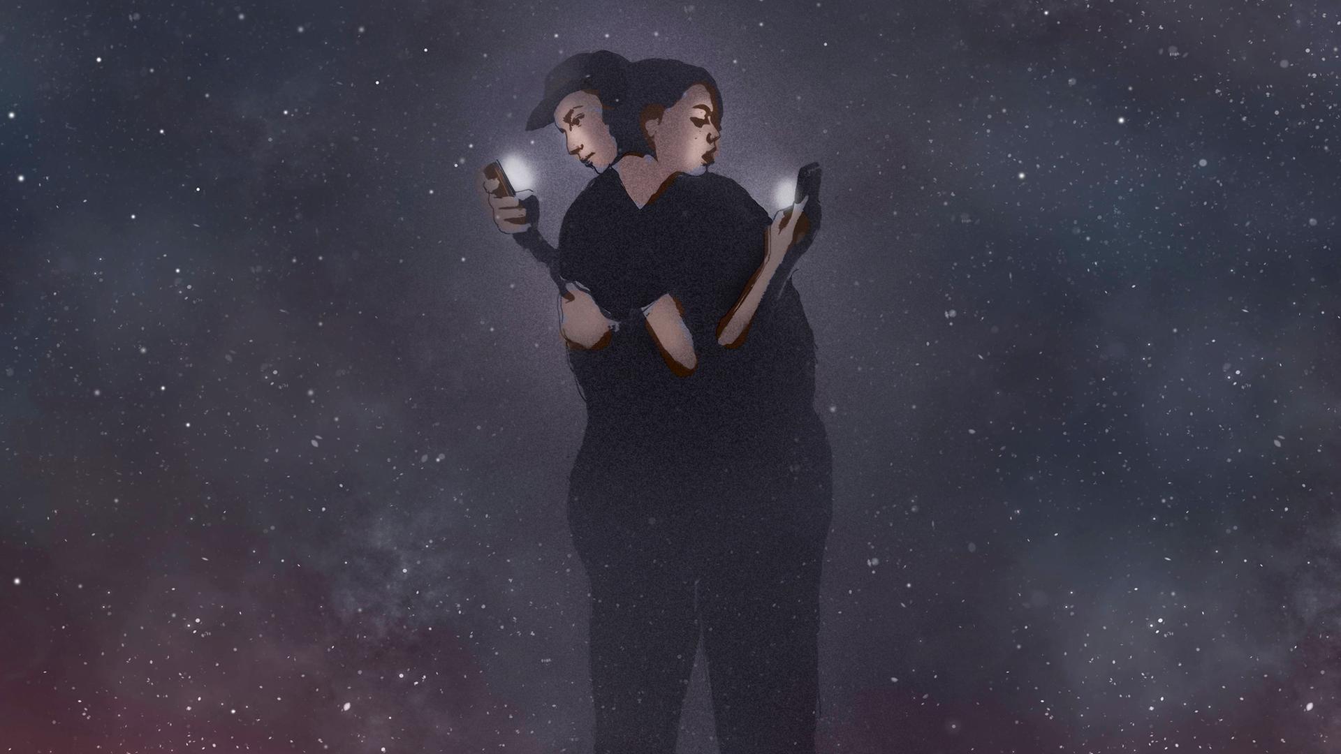 Junges Paar umarmt sich abgelenkt von ihren Handies Junges Paar umarmt sich abgelenkt von ihren Handies