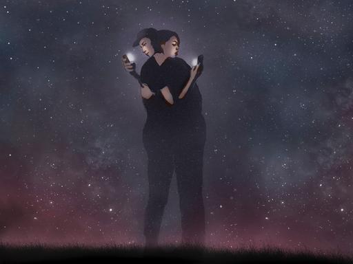 Junges Paar umarmt sich abgelenkt von ihren Handies