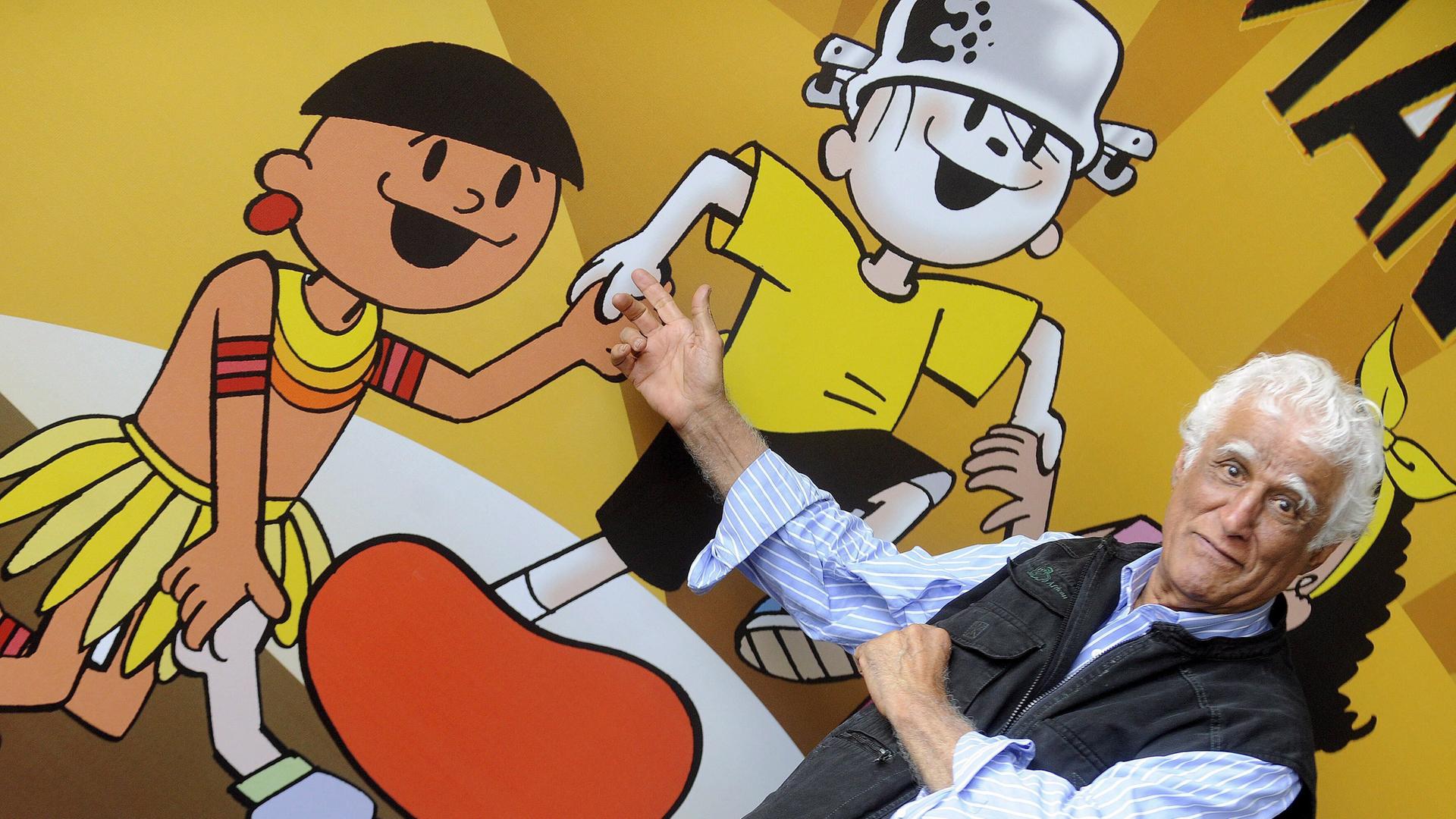 Ziraldo Alves Pinto mit seinen Comic-Figuren.