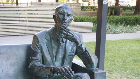 Jan Karski-Sitzbank in Warschau 