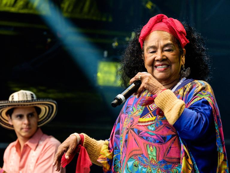 Toto La Momposina auf der Bühne beim WOMAD (World of Music, Arts and Dance) (2015)