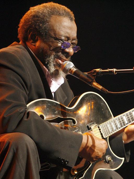 James „Blood“ Ulmer im August 2006 beim 40. Jazzfestival Willisau in der Schweiz. 