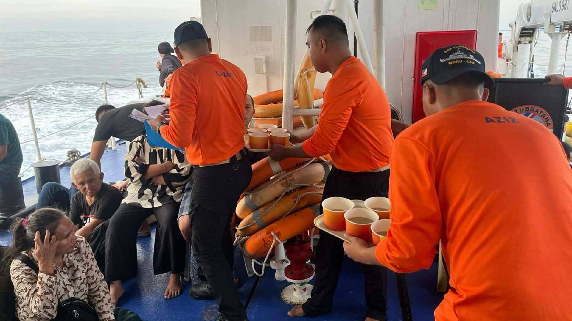 Philippinen - Fähre mit mehr als 350 Menschen gesunken - Behörden gehen von mindestens 15 Toten aus