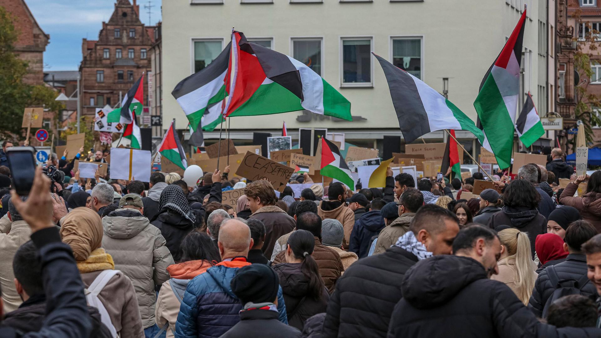 Pro-Palästina Kundgebung Ende Oktober 2023 in Nürnberg.