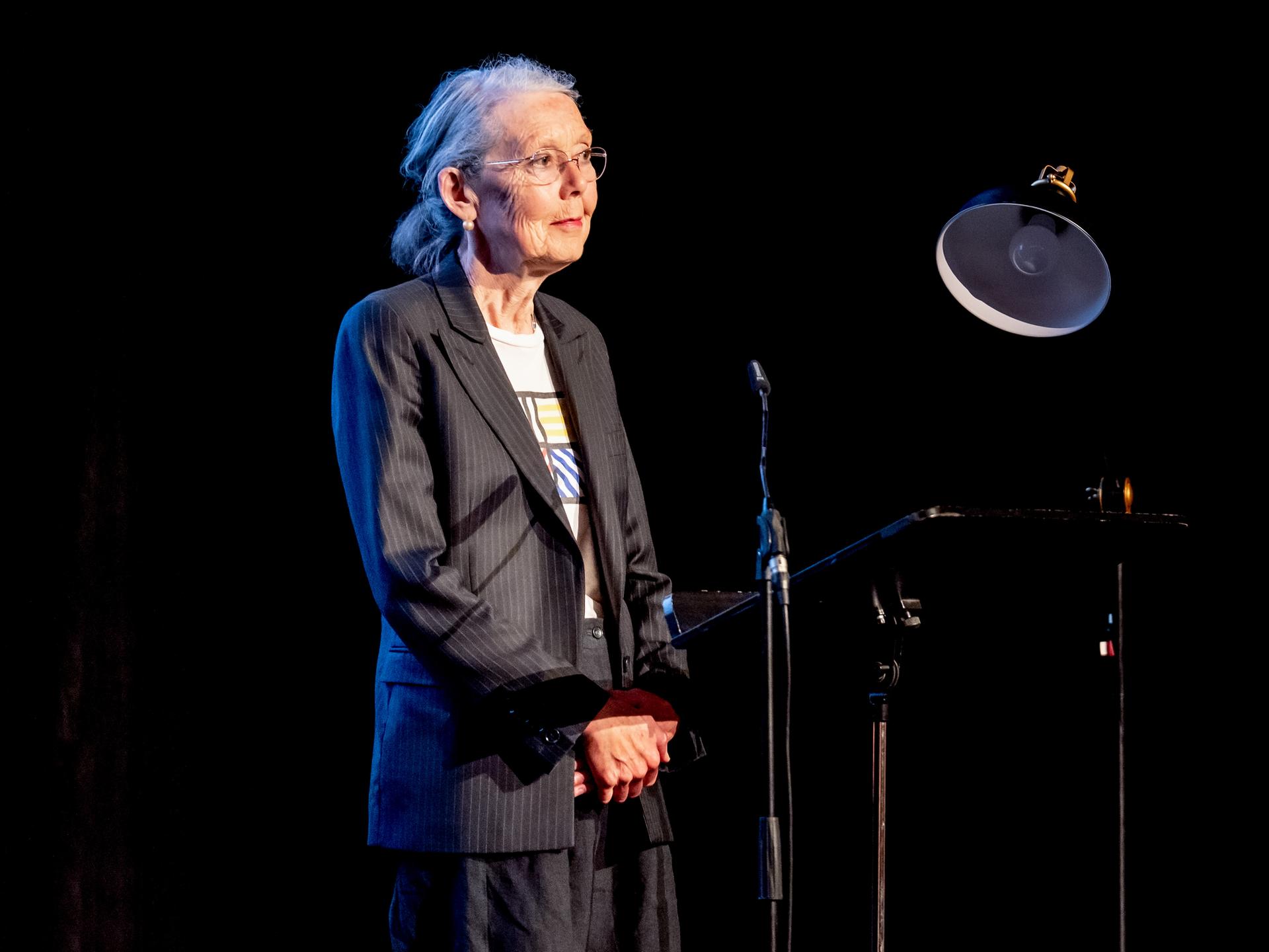 Schriftstellerin Anne Carson beim Poesiefestival Berlin 2026, ausgerichtet vom Haus für Poesie.