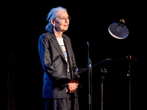 Schriftstellerin Anne Carson beim Poesiefestival Berlin 2026, ausgerichtet vom Haus für Poesie.