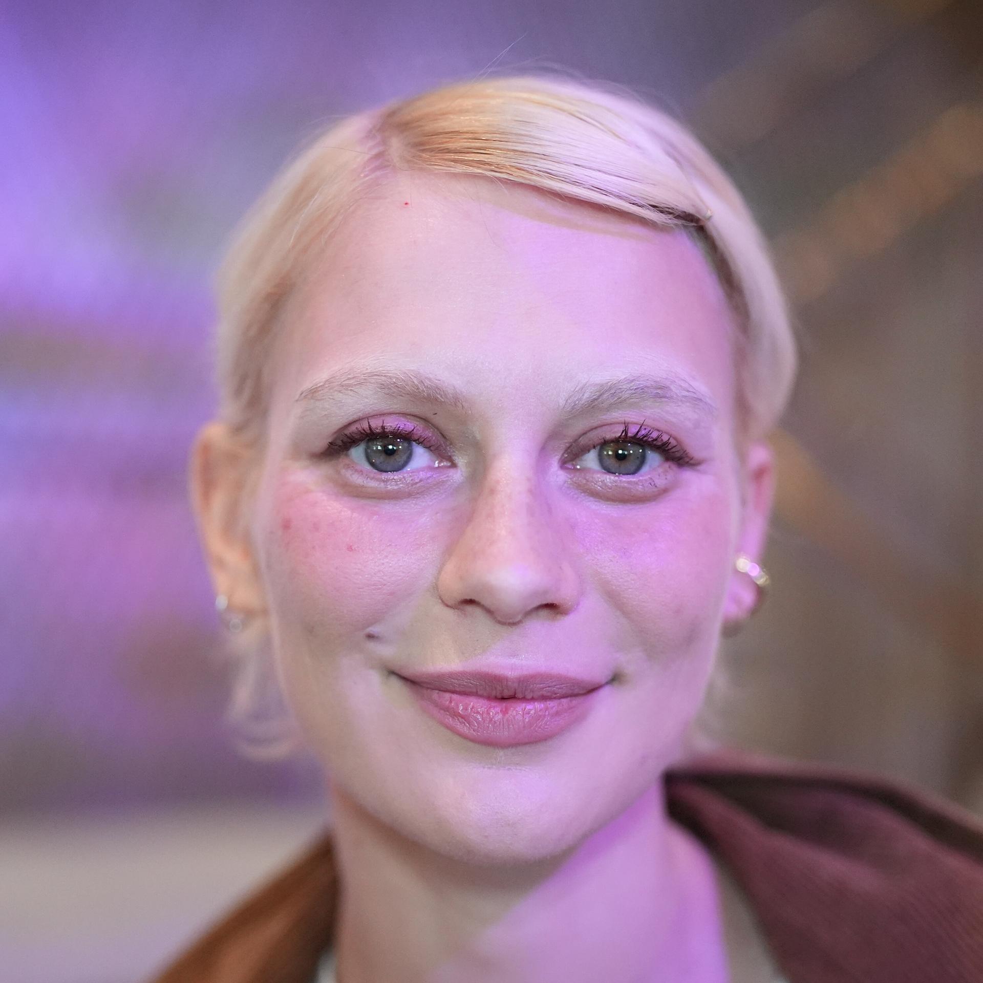 Alli Neumann - "Singen ist eine Art, meine Liebe auszudrücken"