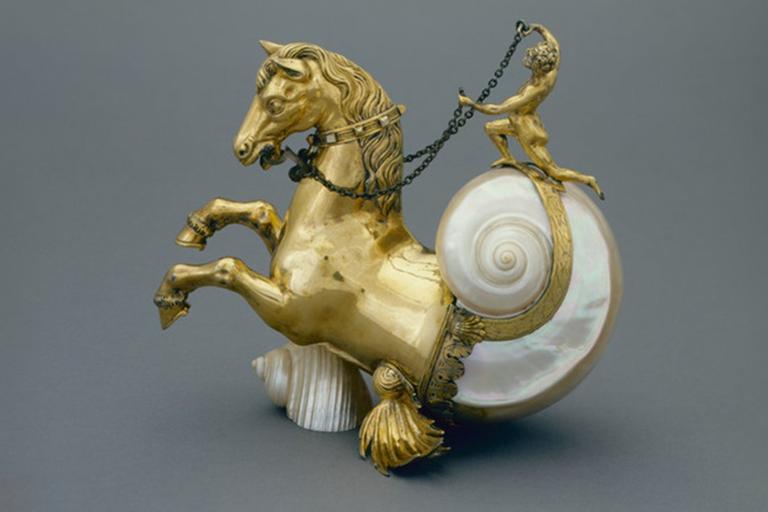 Aus der Rothschild-Sammlung: Hippocamp als Trinkgefäß, Silber vergoldet um 1590–1600