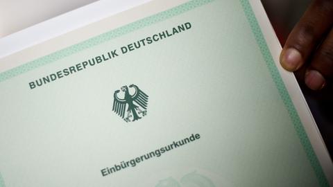 Einbürgerungsurkunde der Bundesrepublik Deutschland.