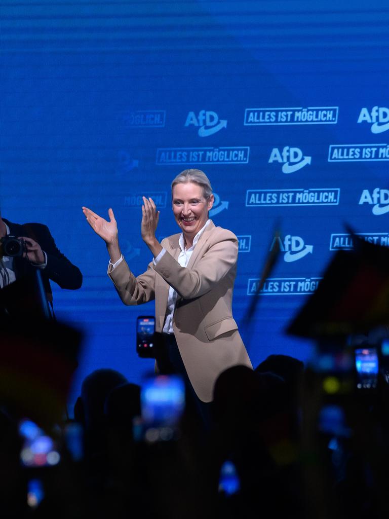 Alice Weidel, Bundesvorsitzende der AfD, beim Wahlkampfauftakt der AfD Sachsen-Anhalt auf der Bühne.