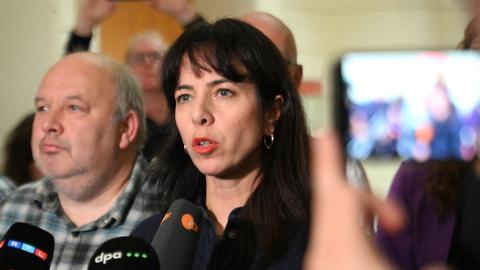 Elif Eralp, Fraktionsvorsitzende Die Linke im Abgeordnetenhaus gibt ein Statement vor Medienvertretern ab.