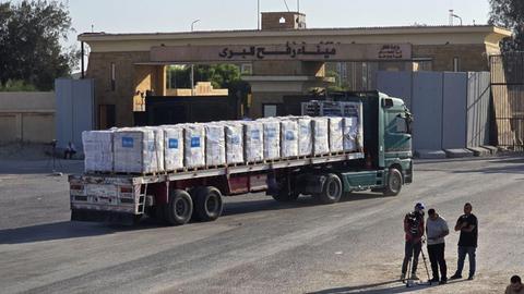 Ein LKW mit HIlfslieferungen für Gaza 