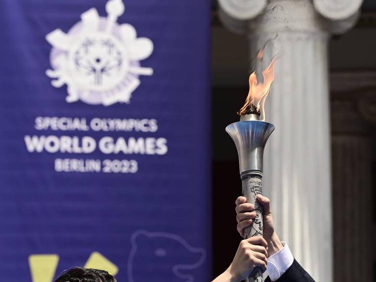 Entzündung der Flamme der Hoffnung für die Special Olympics World Games Berlin 2023 in Athen