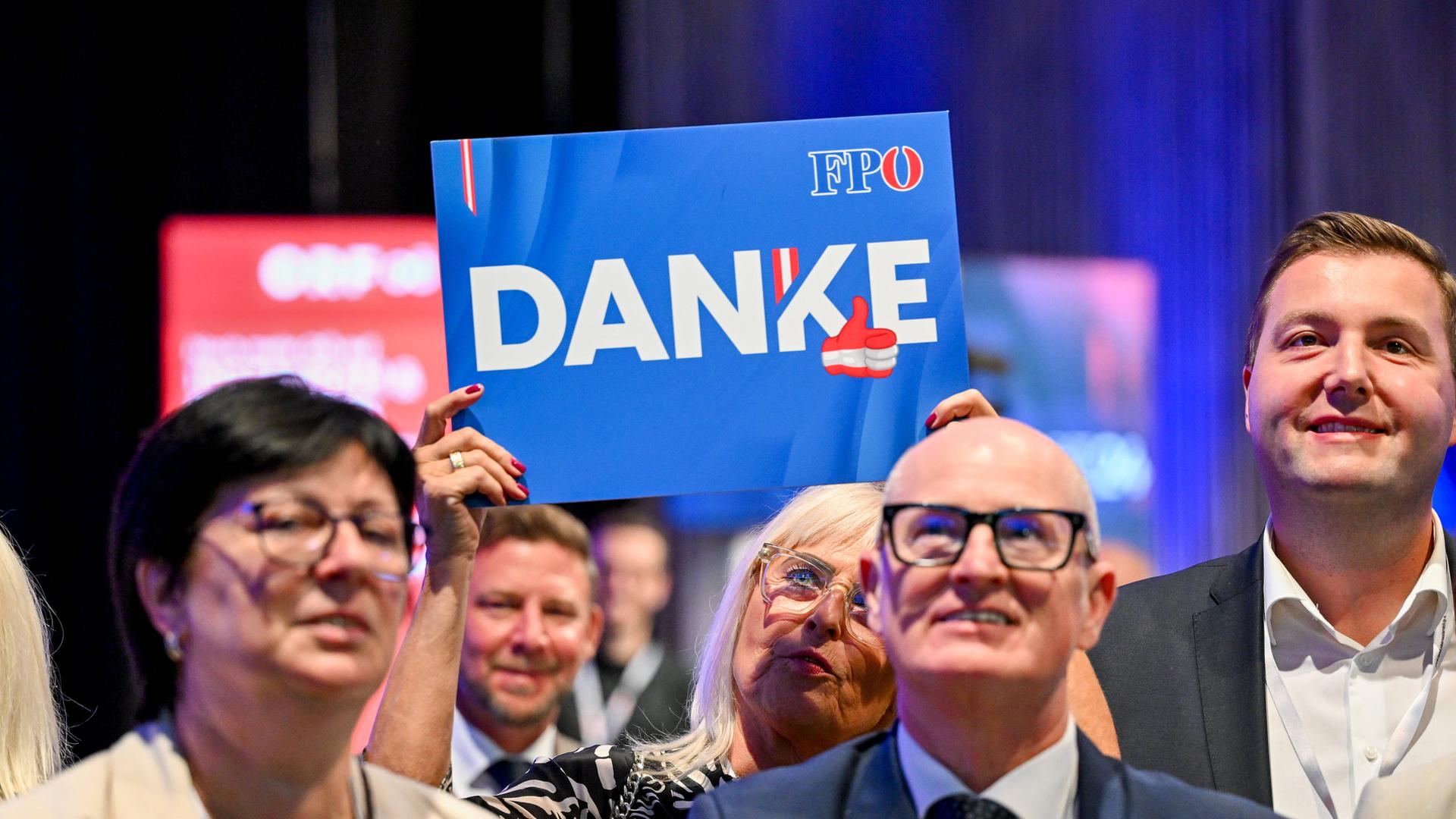 Das Foto zeigt eine Wahl-Party von der FPÖ in Österreich.