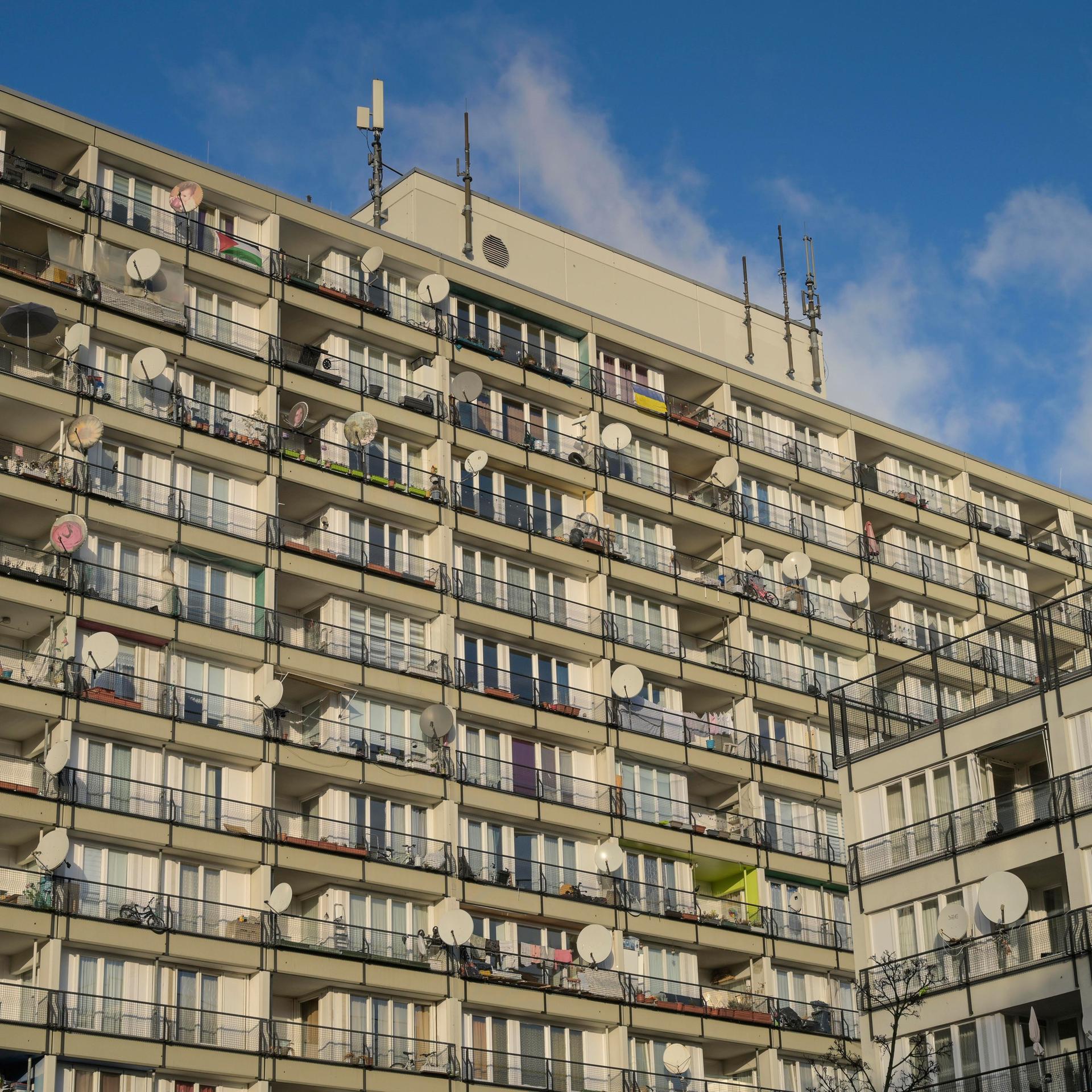 Sozialwohnungen in einem Wohnhaus in der  Pallasstraße in Berlin-Schöneberg.