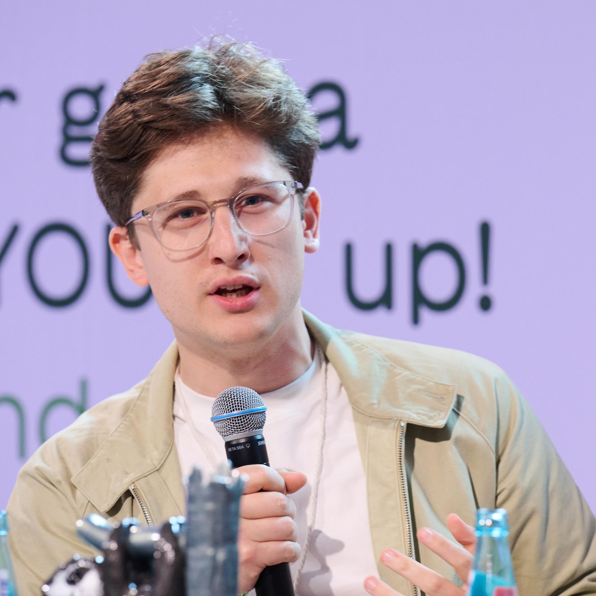 Philipp Türmer (SPD) Bundesvorsitzender der Jusos, spricht auf die Digitalmesse Republica.