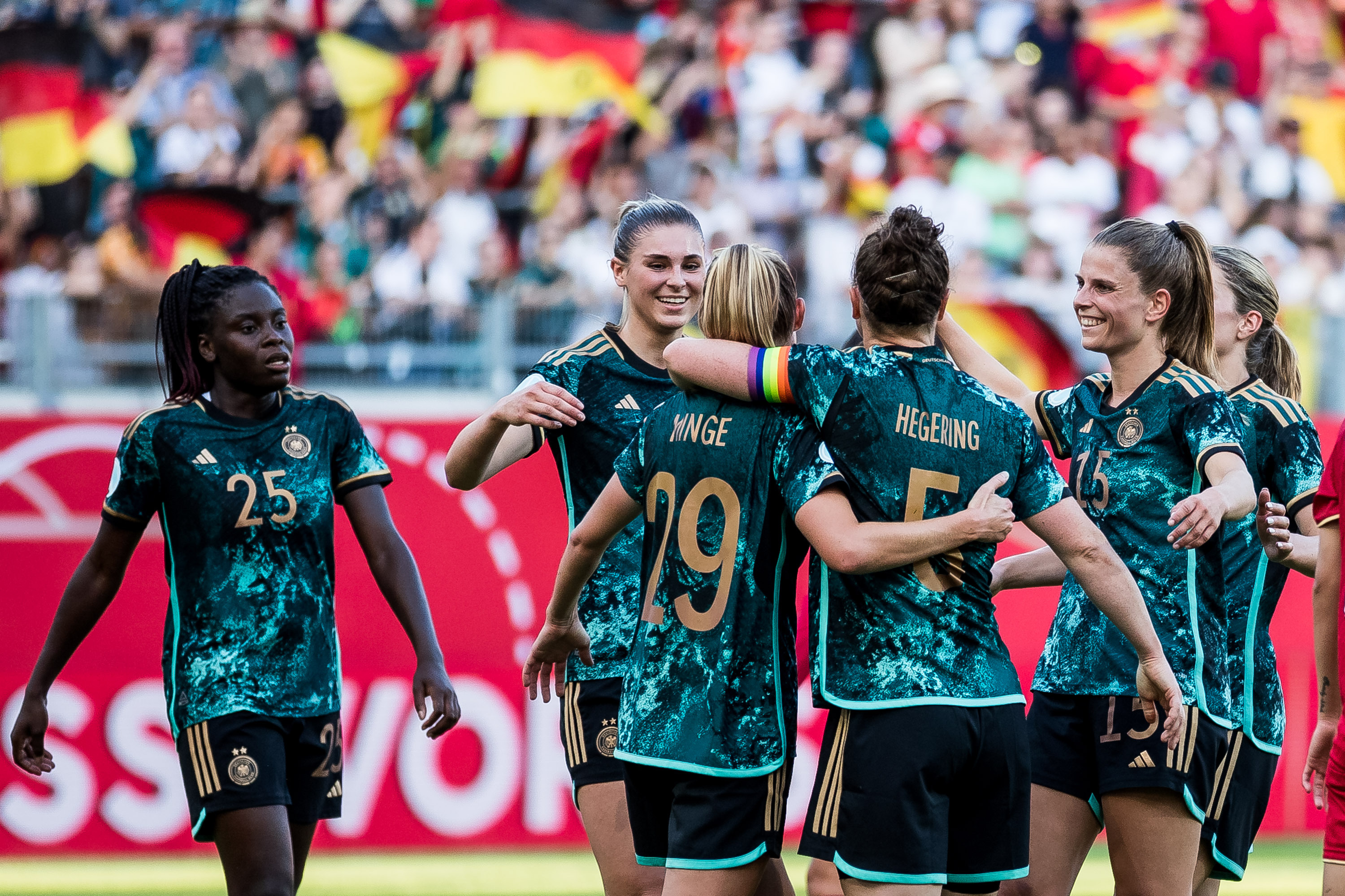 Frauen-WM Warum der Frauenfußball auf der Erfolgswelle reitet