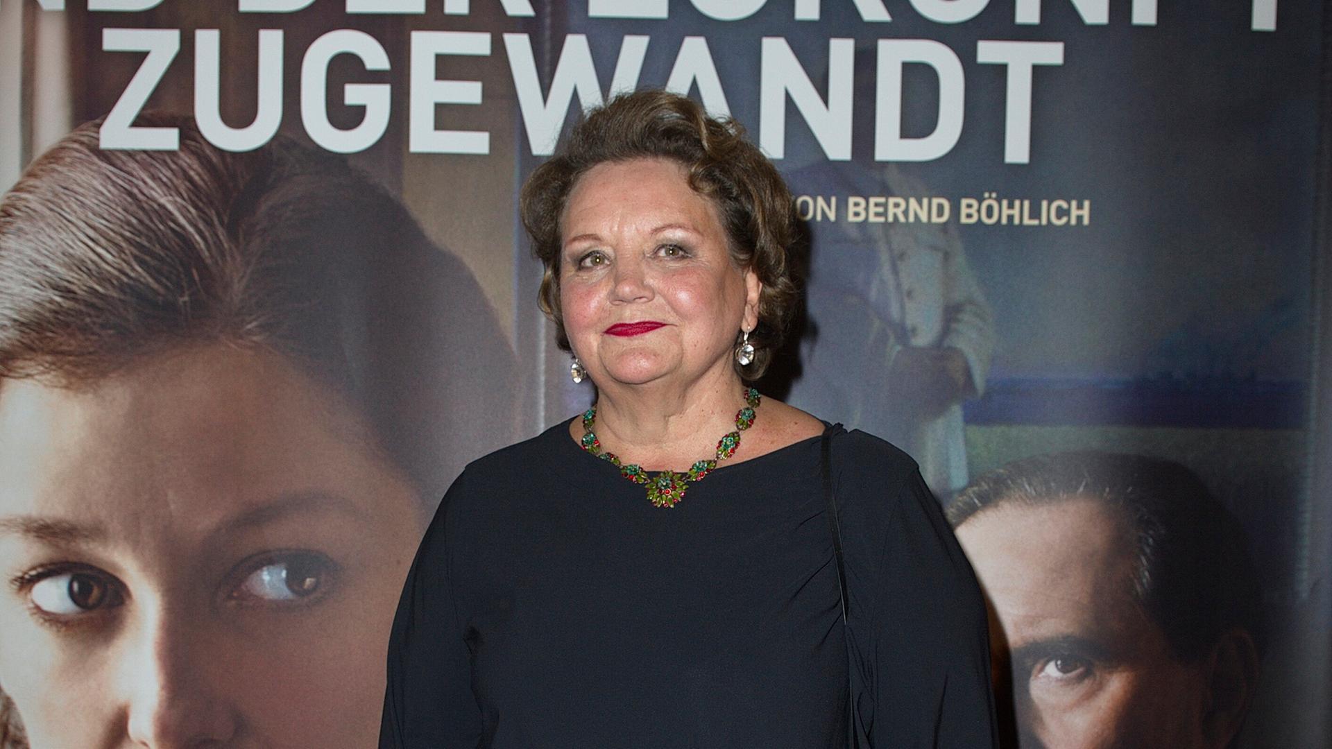 Schauspielerin Swetlana Schönfeld bei der Premiere von "UND DER ZUKUNFT ZUGEWANDT" in Berlin, 2019