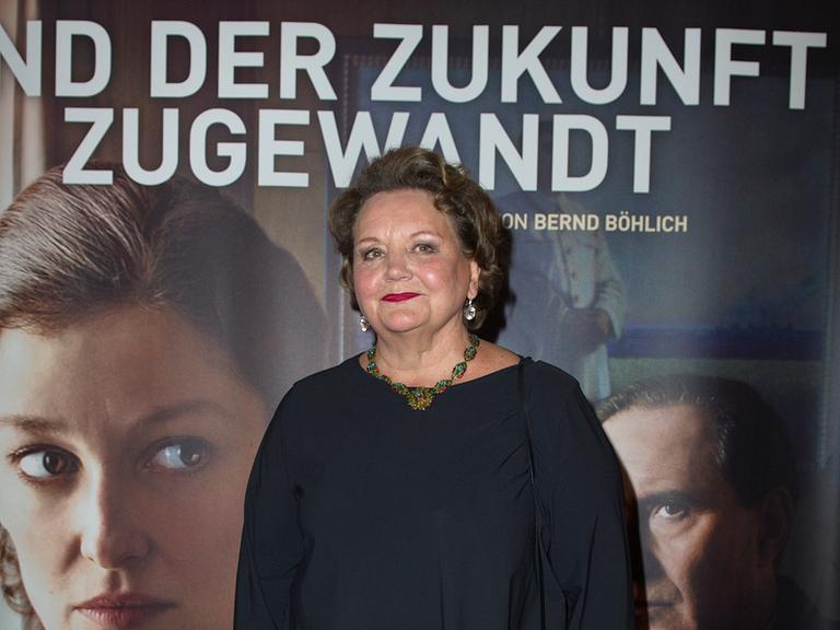 Schauspielerin Swetlana Schönfeld bei der Premiere von "UND DER ZUKUNFT ZUGEWANDT" in Berlin, 2019