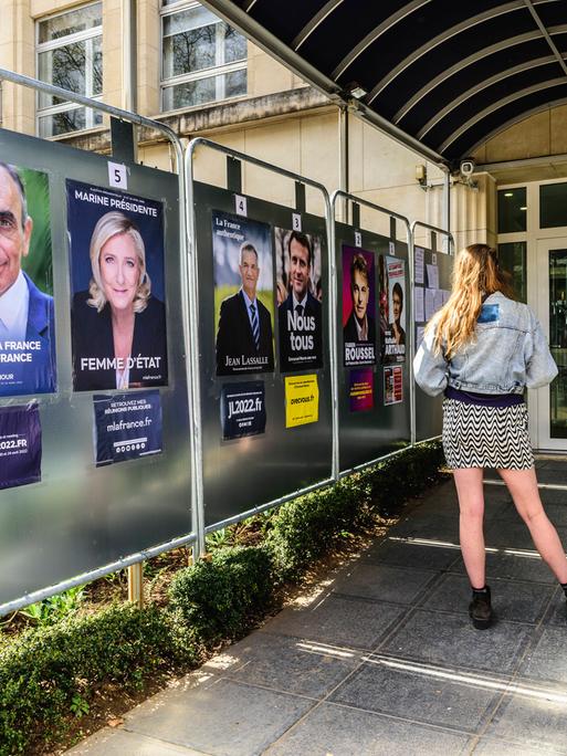 Ein Wahlbüro in der französischen Botschaft in Brüssel. 