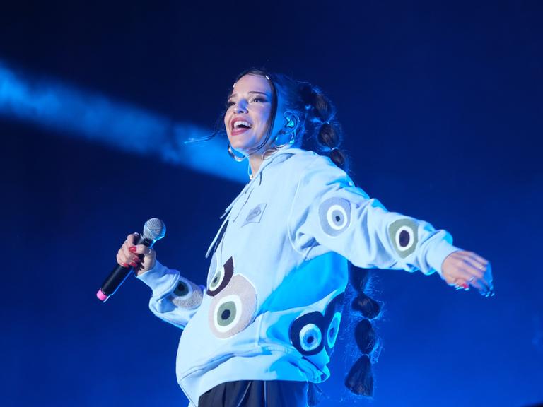 Nina Chuba tritt auf dem Sputnik-Springbreak auf.