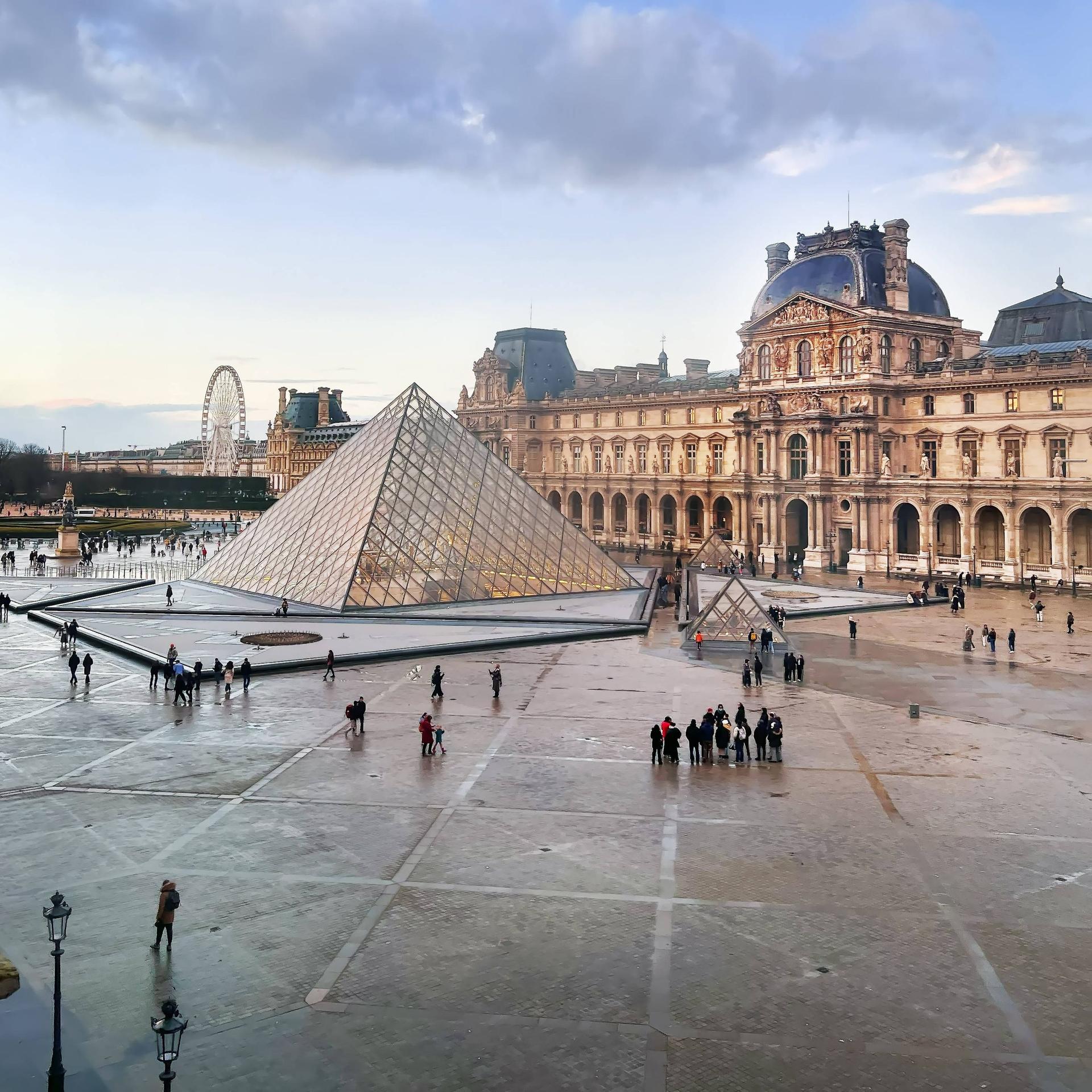 Nach Louvre-Diebstahl - Videos aus Überwachungskameras veröffentlicht