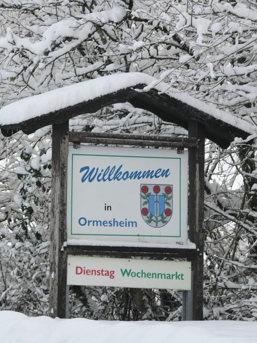 Neuschnee verzaubert die Landschaft im Saarland am Freitag 15.1.2021. Hier die Ortschaft Ormesheim im Bliesgau. 