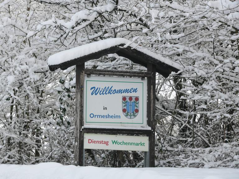 Neuschnee verzaubert die Landschaft im Saarland am Freitag 15.1.2021. Hier die Ortschaft Ormesheim im Bliesgau. 