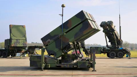 Amerikanische Flugabwehrsysteme der Typen Patriot und Nasams bei einer Nato-Übung