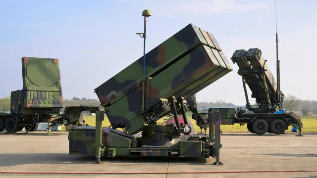 Amerikanische Flugabwehrsysteme der Typen Patriot und Nasams bei einer Nato-Übung