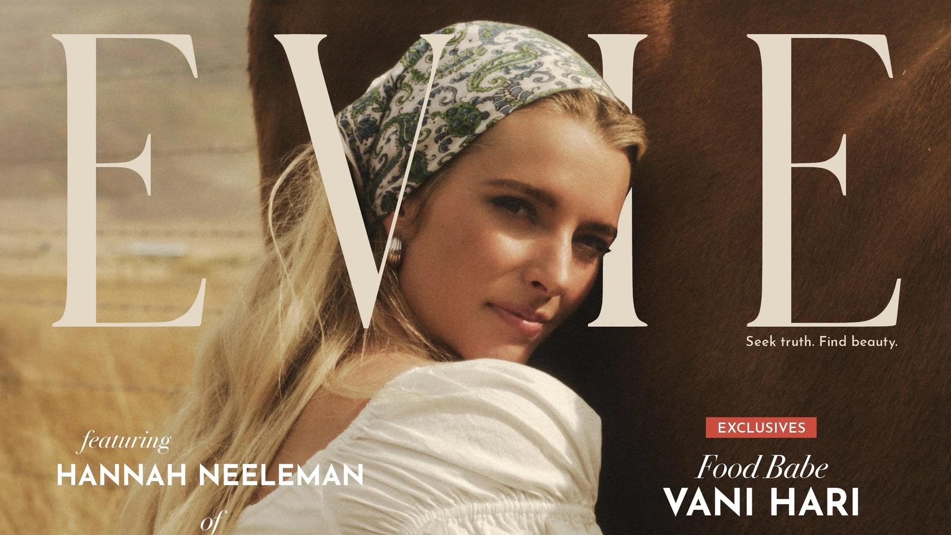 Das Cover des "Evie Magazine" zeigt eine blonde Frau auf einem Melkschemel.