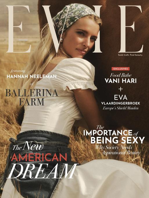 Das Cover des "Evie Magazine" zeigt eine blonde Frau auf einem Melkschemel.
