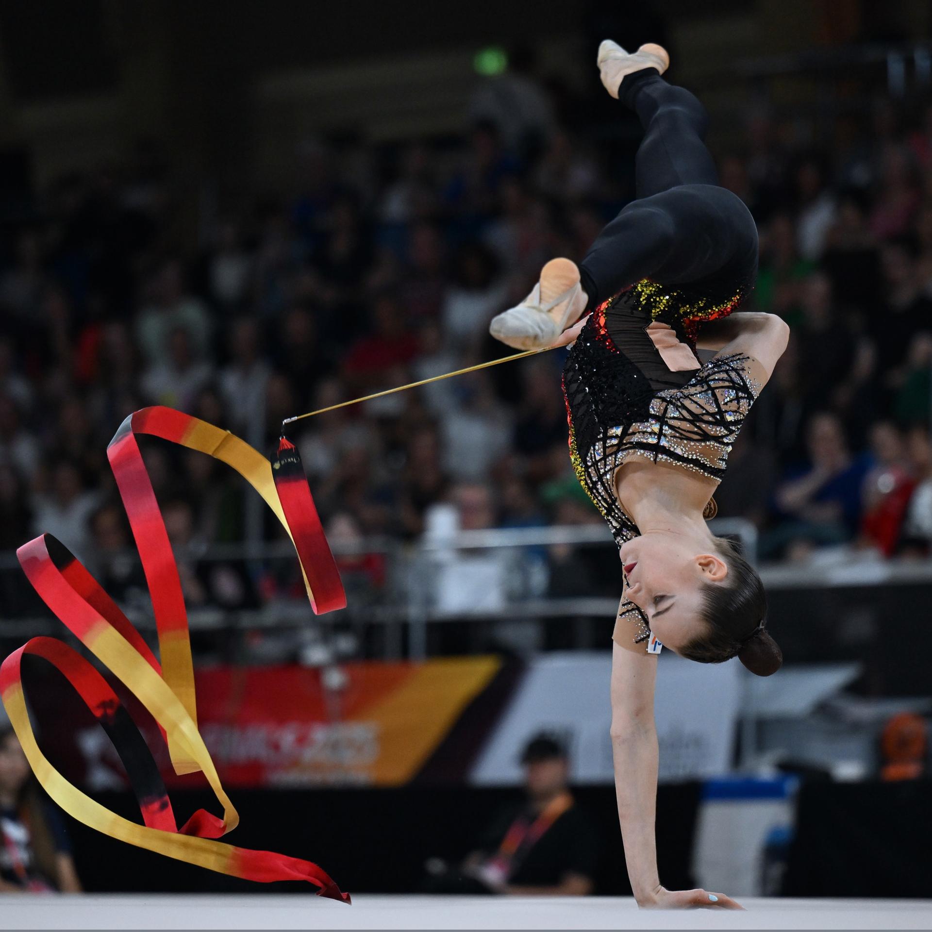 Rhythmische Sportgymnastik - Darja Varfolomeev erneut fünffache deutsche Meisterin