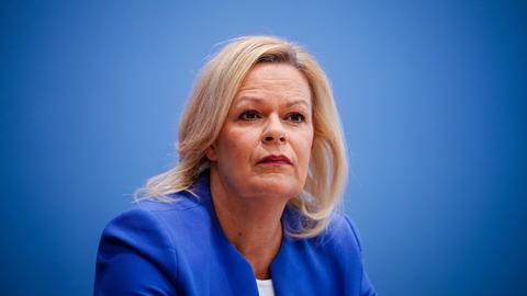 Nancy Faeser (SPD), Bundesministerin für Inneres und Heimat, gibt eine Pressekonferenz.
