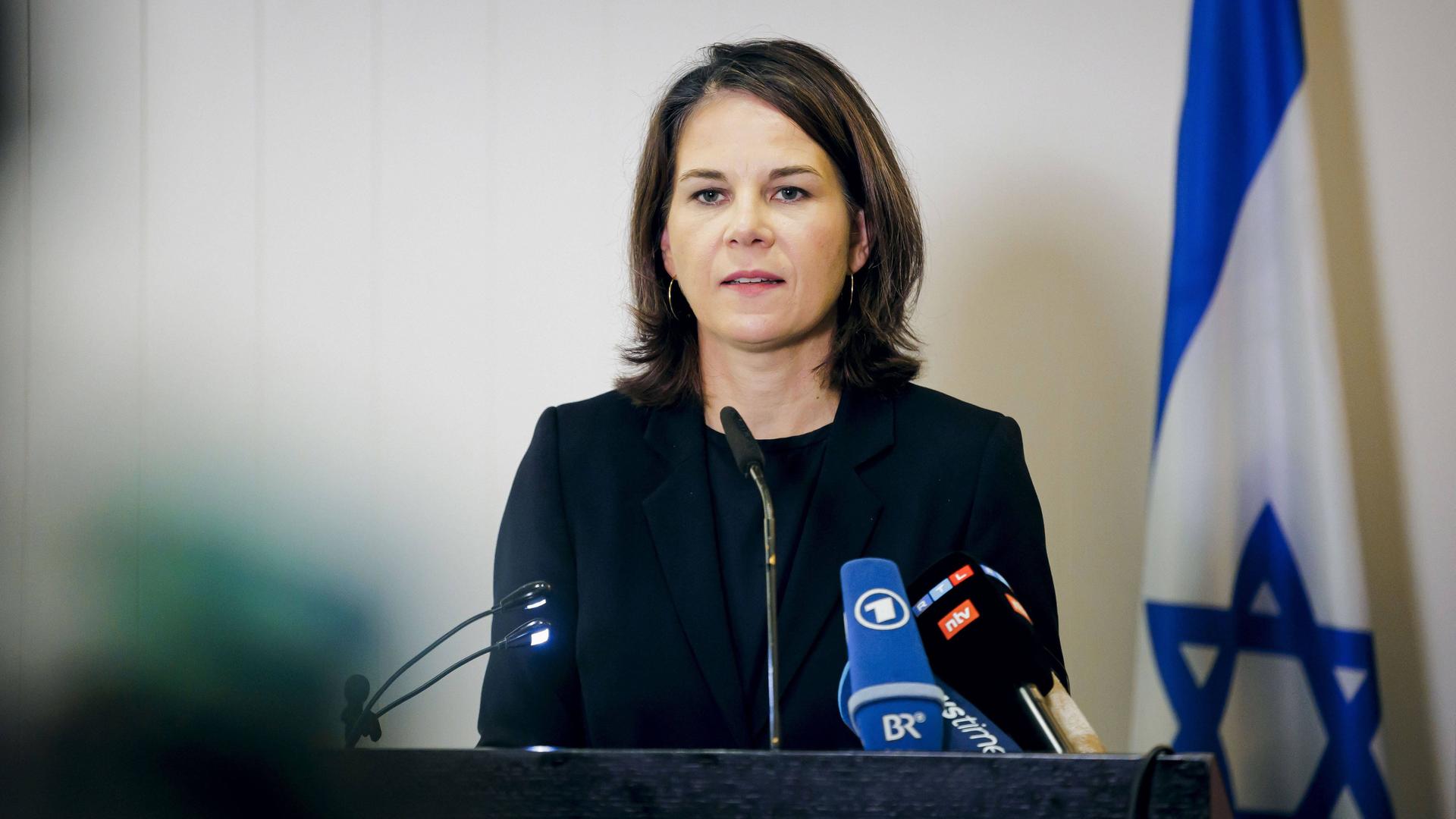 Annalena Baerbock, Buendnis 90/Die Grünen, Bundesaussenministerin, aufgenommen bei einem Pressestaatement. Tel Aviv, 11.11.2023.